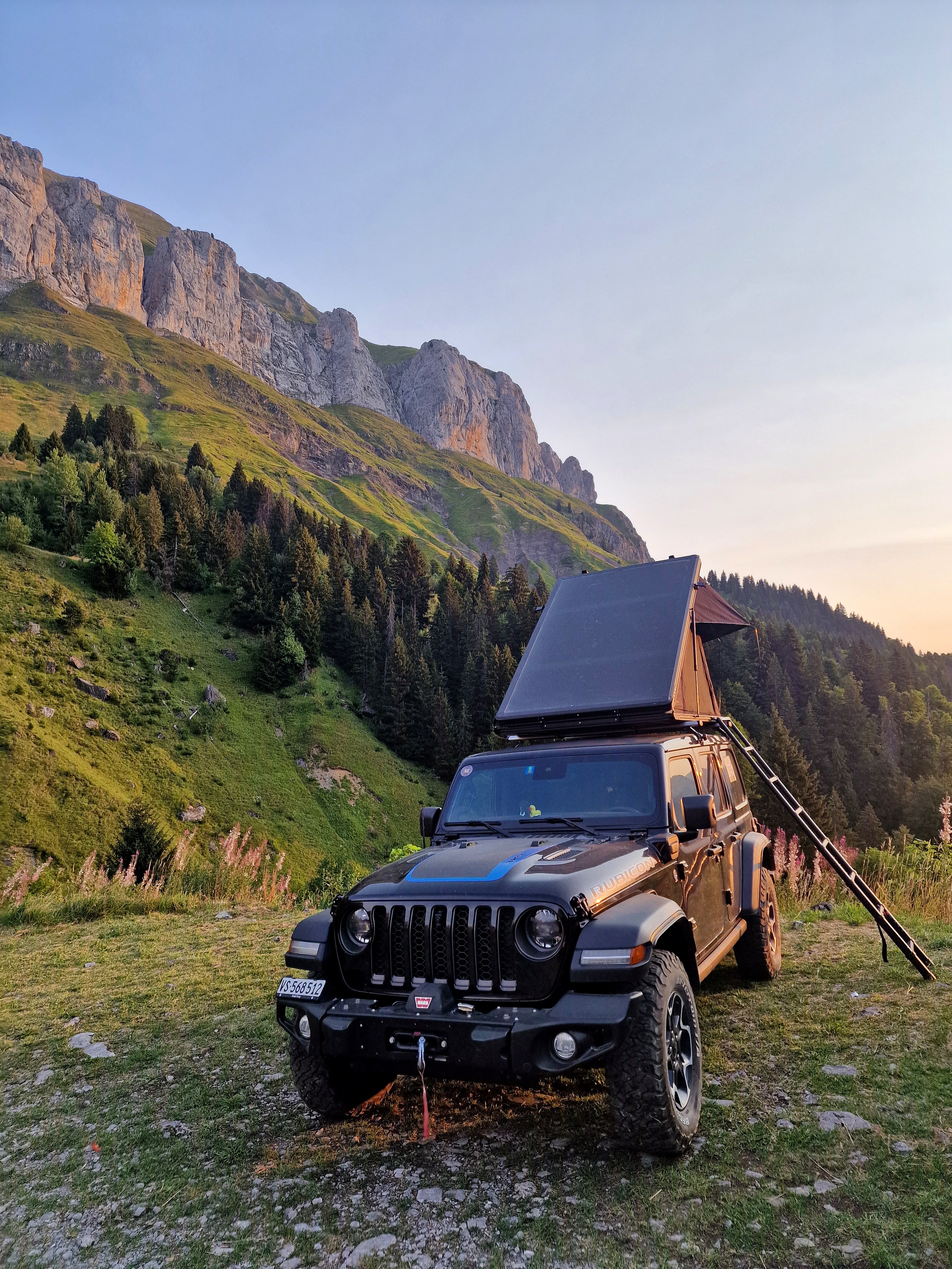 Rooftop tent